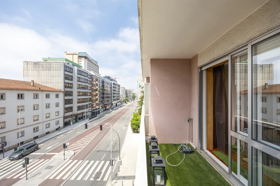 Apartamento T4 para Arrendamento em Lordelo do Ouro e Massarelos Foto 13