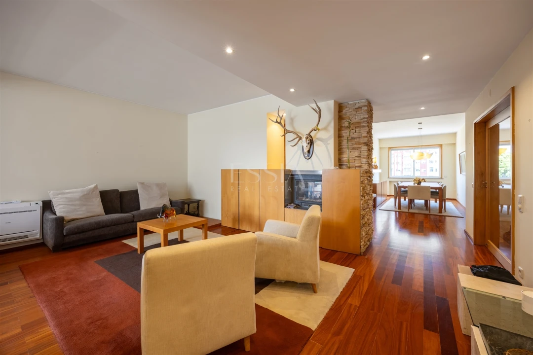 Apartamento T4 para Arrendamento em Lordelo do Ouro e Massarelos Foto 1