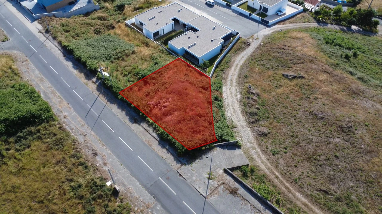 Terreno para Venda em Ruivães e Novais Foto 10