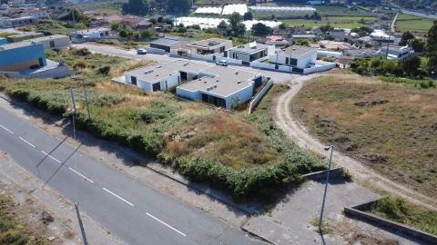 Terreno para Venda em Ruivães e Novais