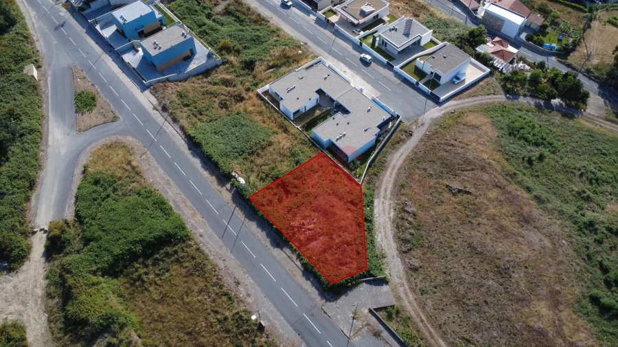 Terreno para Venda em Ruivães e Novais