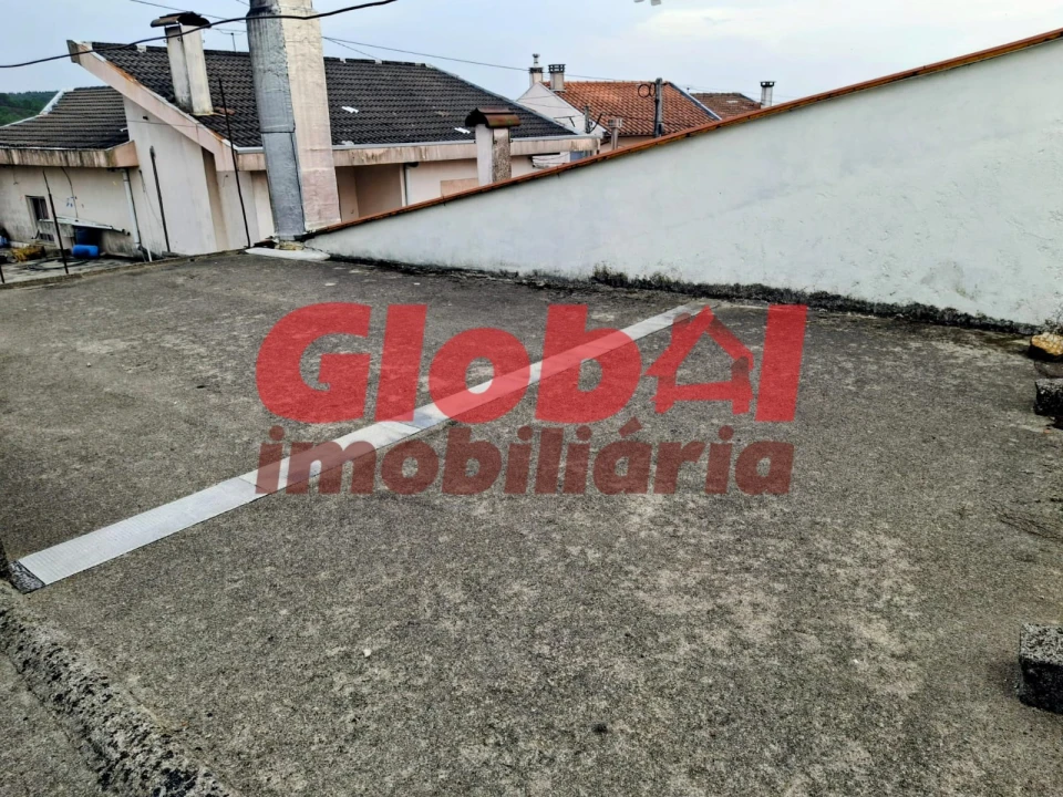 Moradia T3 para Venda em Mundão Foto 2
