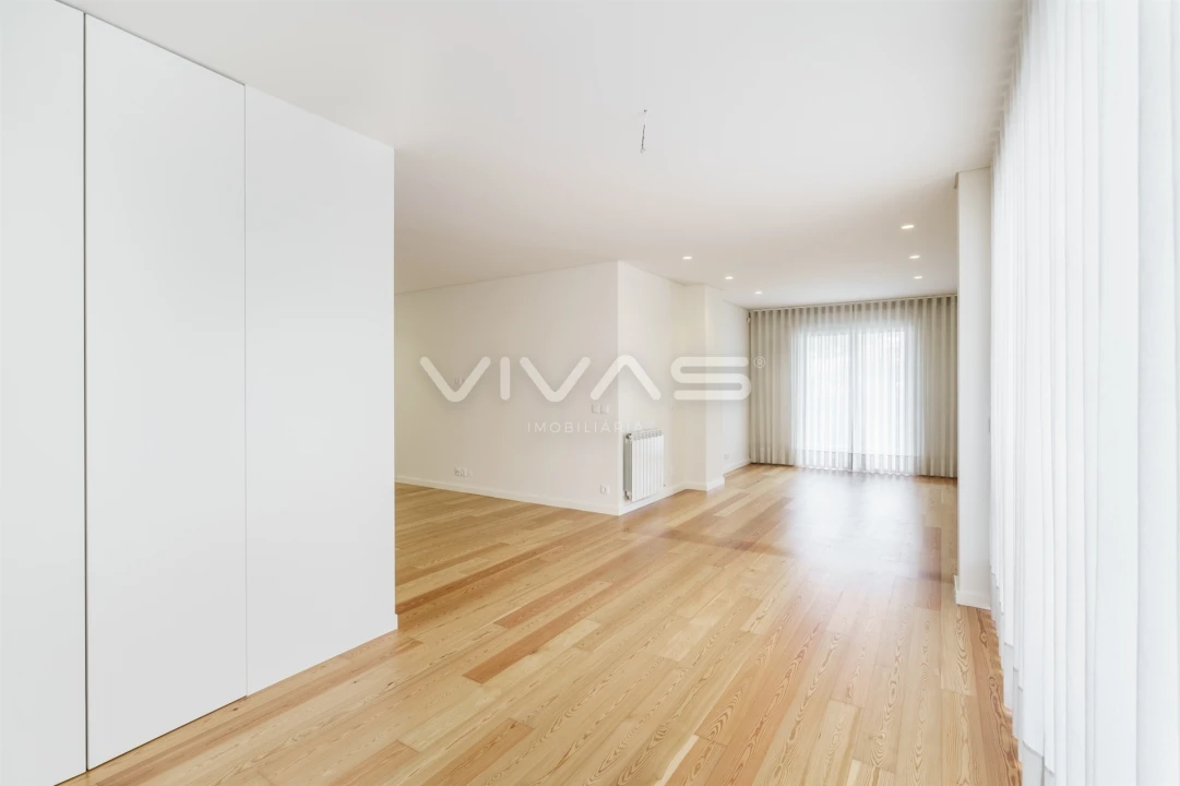 Apartamento T4 para Arrendamento em Nogueira, Fraião e Lamaçães Foto 8