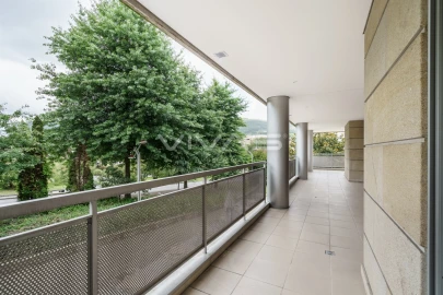 Apartamento T4 para Arrendamento em Nogueira, Fraião e Lamaçães