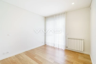 Apartamento T4 para Arrendamento em Nogueira, Fraião e Lamaçães