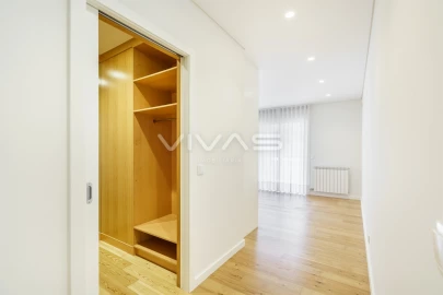 Apartamento T4 para Arrendamento em Nogueira, Fraião e Lamaçães
