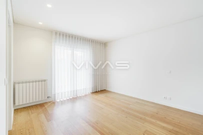 Apartamento T4 para Arrendamento em Nogueira, Fraião e Lamaçães