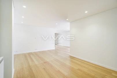 Apartamento T4 para Arrendamento em Nogueira, Fraião e Lamaçães