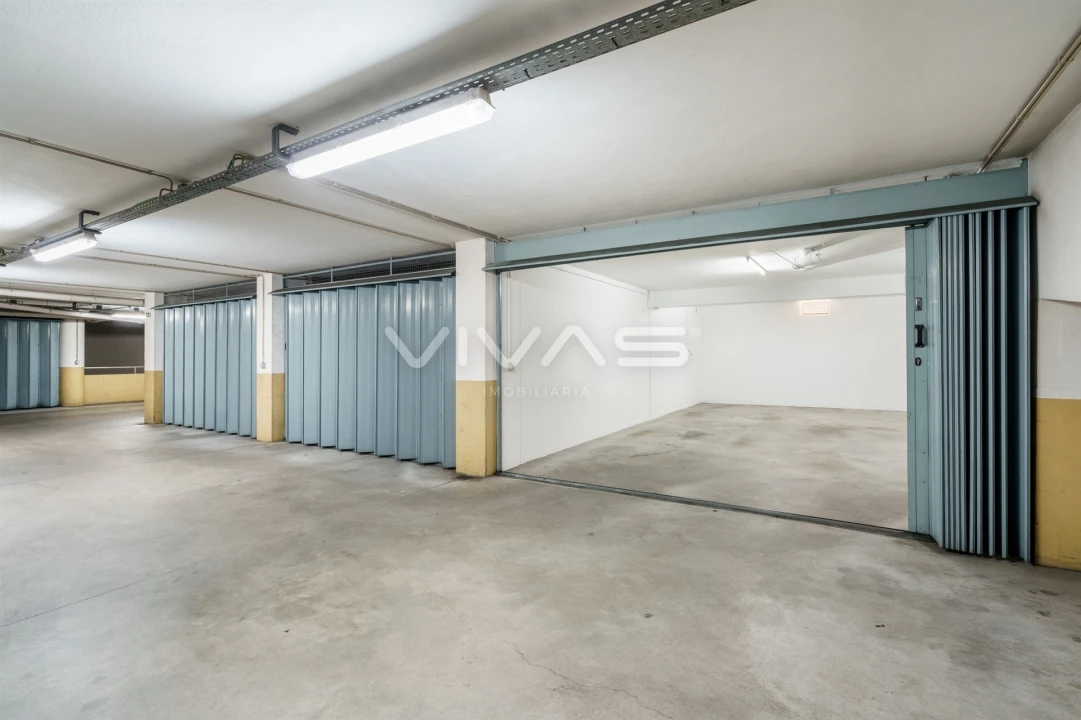 Apartamento T4 para Arrendamento em Nogueira, Fraião e Lamaçães Foto 41