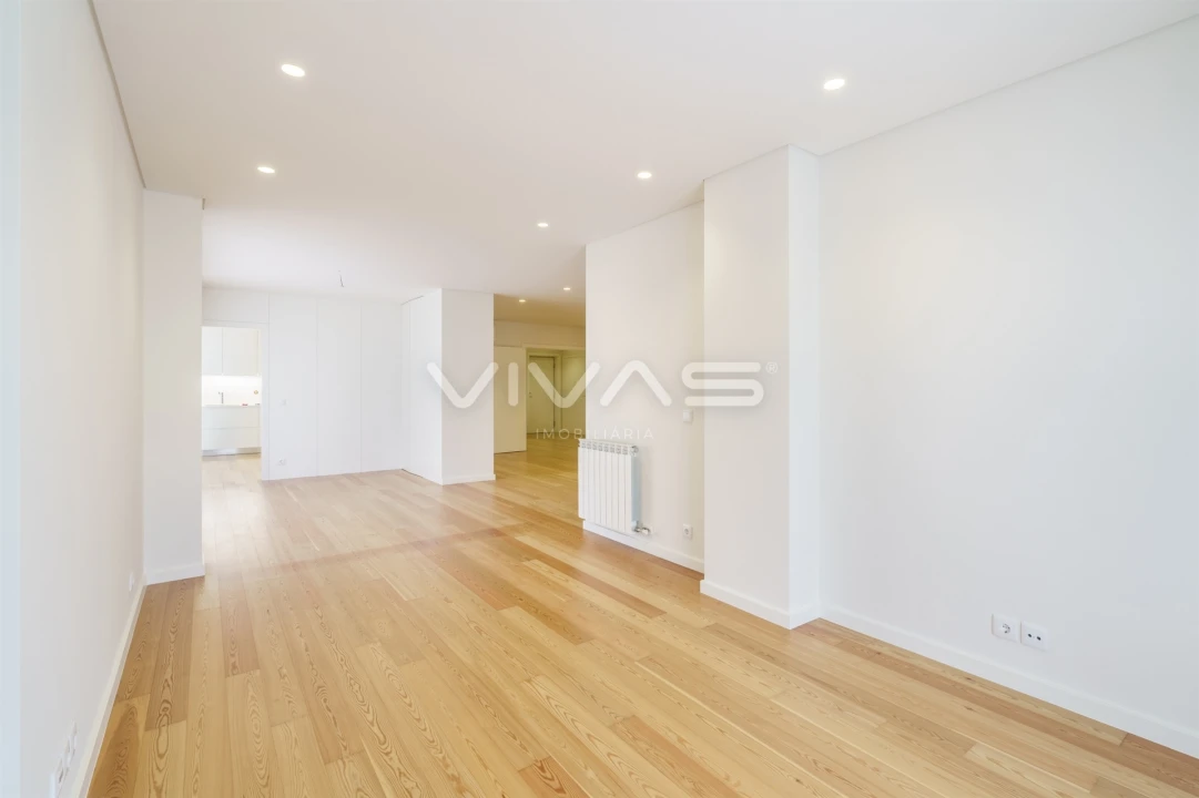 Apartamento T4 para Arrendamento em Nogueira, Fraião e Lamaçães Foto 5