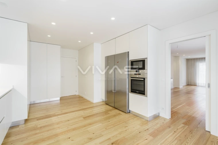 Apartamento T4 para Arrendamento em Nogueira, Fraião e Lamaçães Foto 9