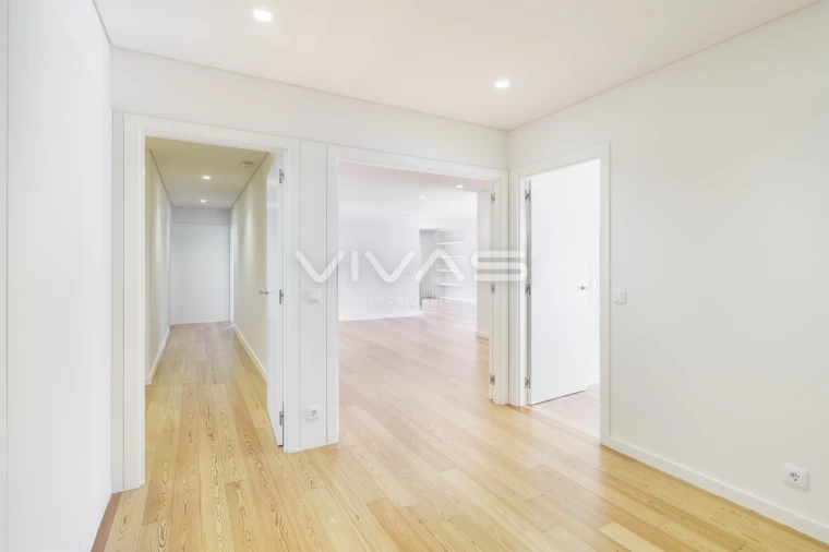 Apartamento T4 para Arrendamento em Nogueira, Fraião e Lamaçães Foto 15
