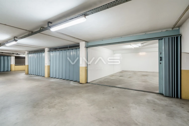 Apartamento T4 para Arrendamento em Nogueira, Fraião e Lamaçães Foto 41