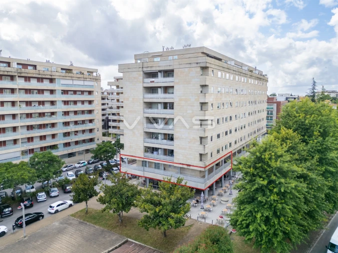 Apartamento T4 para Arrendamento em Nogueira, Fraião e Lamaçães Foto 46