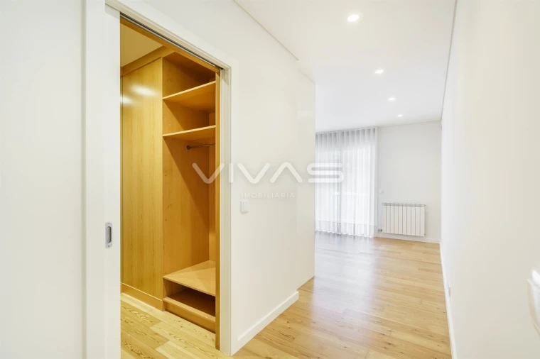 Apartamento T4 para Arrendamento em Nogueira, Fraião e Lamaçães Foto 20