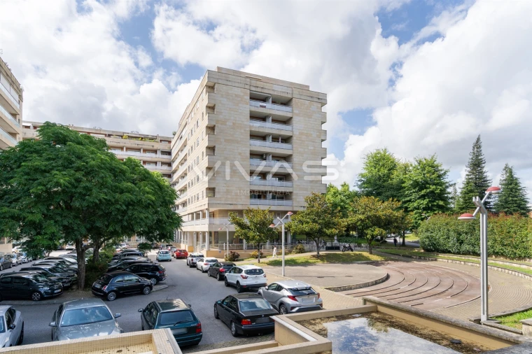 Apartamento T4 para Arrendamento em Nogueira, Fraião e Lamaçães Foto 44