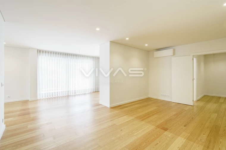 Apartamento T4 para Arrendamento em Nogueira, Fraião e Lamaçães Foto 13