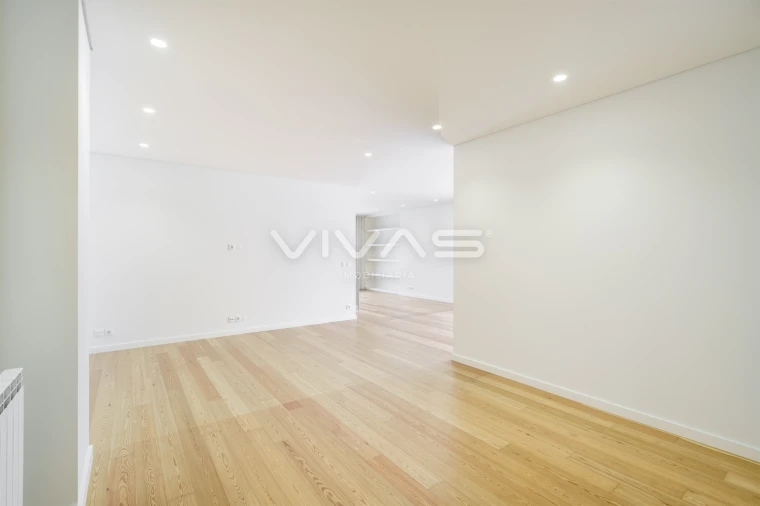 Apartamento T4 para Arrendamento em Nogueira, Fraião e Lamaçães Foto 12