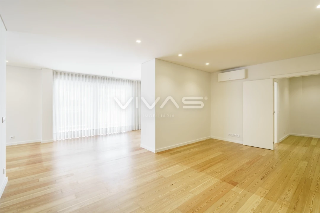 Apartamento T4 para Arrendamento em Nogueira, Fraião e Lamaçães Foto 13