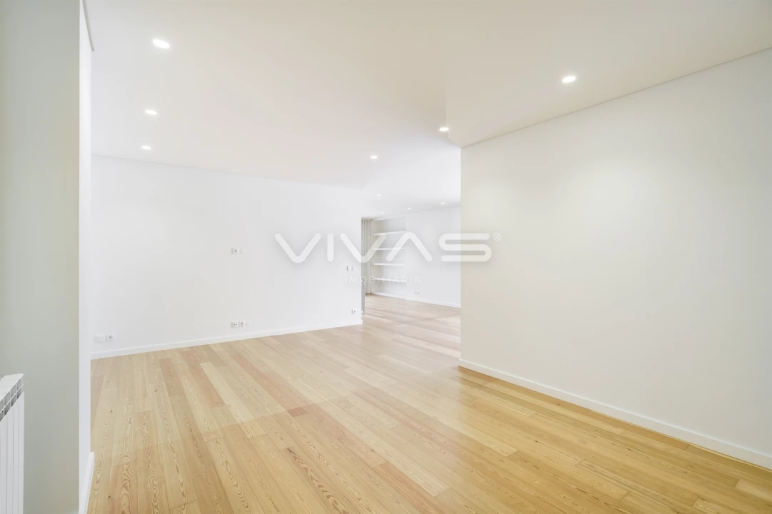 Apartamento T4 para Arrendamento em Nogueira, Fraião e Lamaçães Foto 12