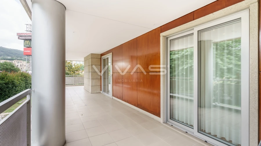 Apartamento T4 para Arrendamento em Nogueira, Fraião e Lamaçães