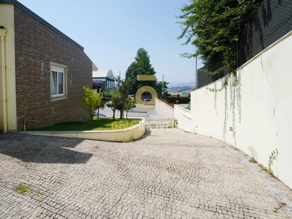 Moradia T4 para Venda em Vila Cova da Lixa e Borba de Godim Foto 33