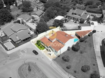 Moradia T4 para Venda em Vila Cova da Lixa e Borba de Godim