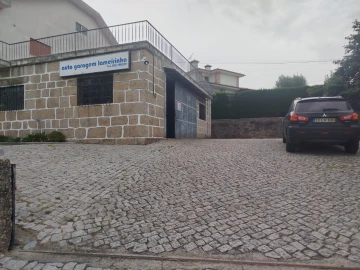 Loja para Arrendamento em Bustelo