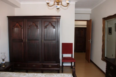 Apartamento T3 para Arrendamento em Sé Nova, Santa Cruz, Almedina e São Bartolomeu