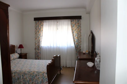 Apartamento T3 para Arrendamento em Sé Nova, Santa Cruz, Almedina e São Bartolomeu