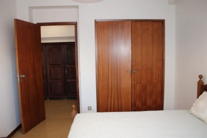 Apartamento T3 para Arrendamento em Sé Nova, Santa Cruz, Almedina e São Bartolomeu