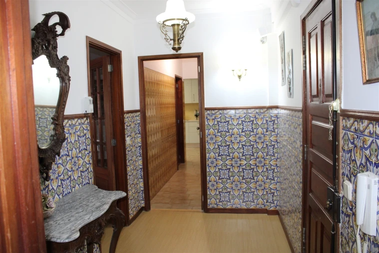 Apartamento T3 para Arrendamento em Sé Nova, Santa Cruz, Almedina e São Bartolomeu Foto 13