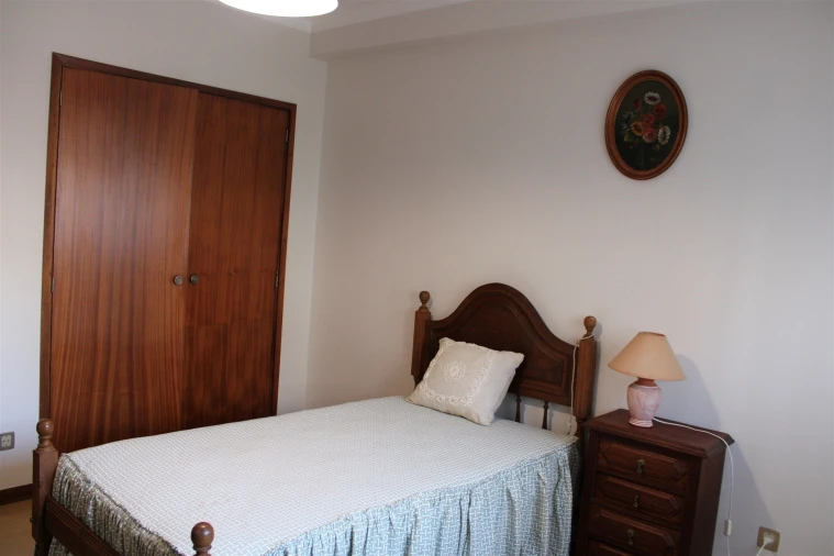 Apartamento T3 para Arrendamento em Sé Nova, Santa Cruz, Almedina e São Bartolomeu Foto 10