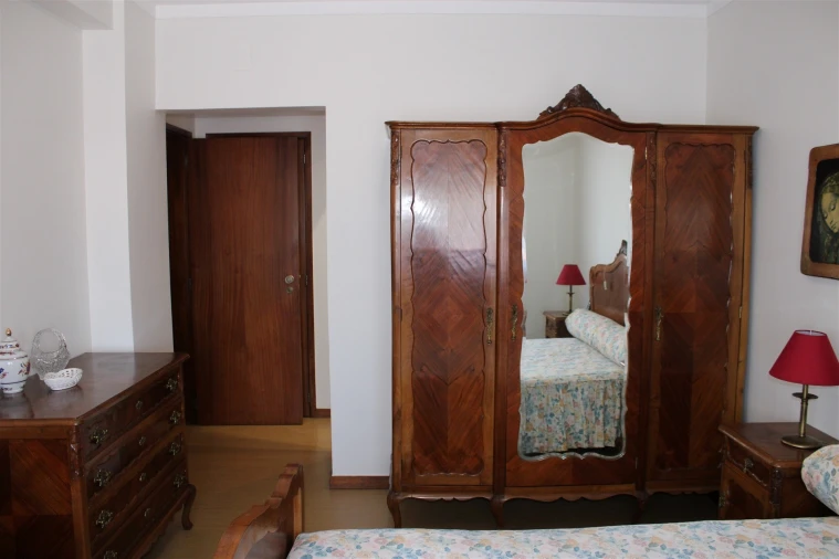 Apartamento T3 para Arrendamento em Sé Nova, Santa Cruz, Almedina e São Bartolomeu Foto 6