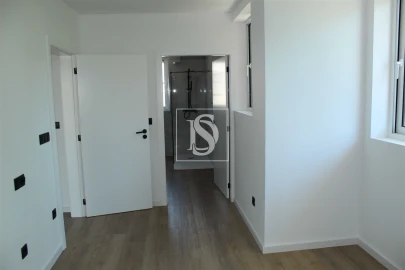 Apartamento T2 para Venda em Vila Cova da Lixa e Borba de Godim