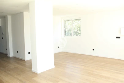 Apartamento T2 para Venda em Vila Cova da Lixa e Borba de Godim