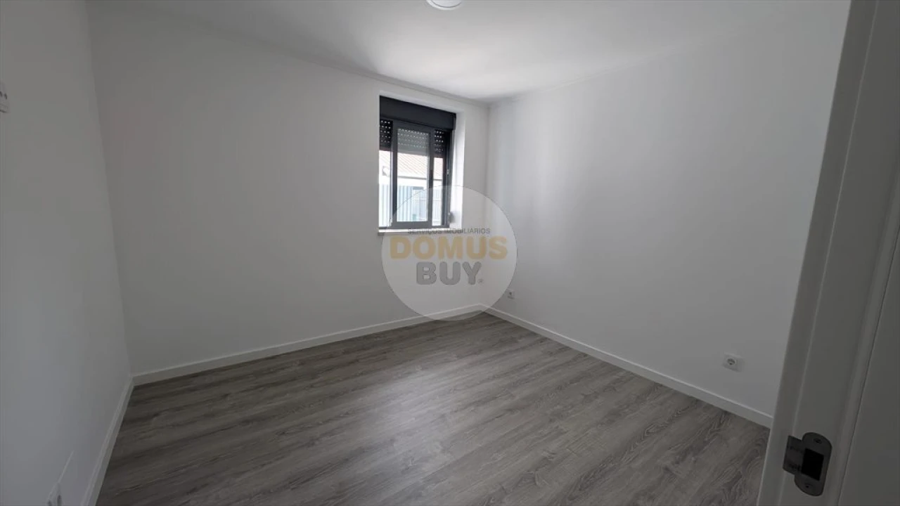 Moradia T2 para Venda em Baixa da Banheira e Vale da Amoreira Foto 9