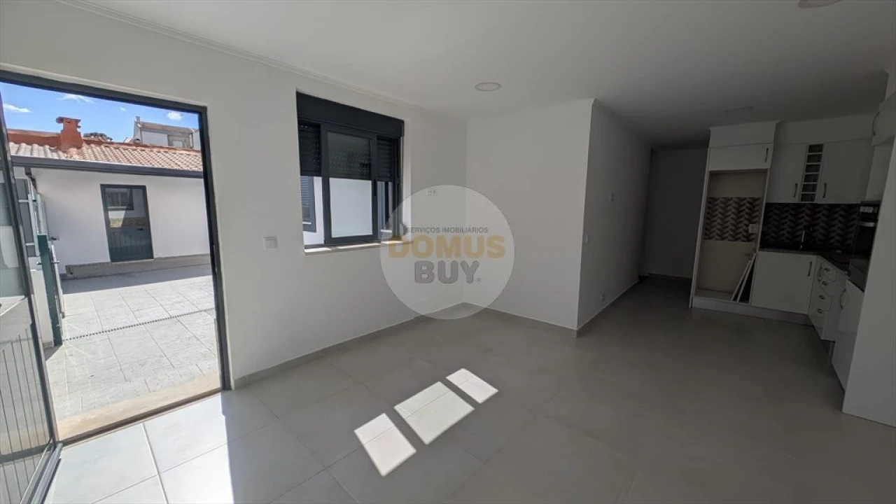Moradia T2 para Venda em Baixa da Banheira e Vale da Amoreira Foto 5