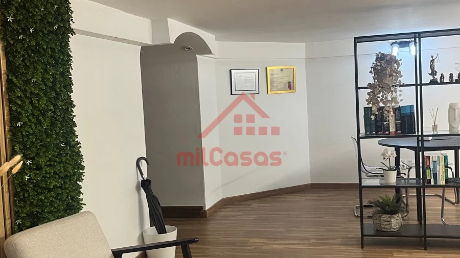 Escritório para Arrendamento em Lumiar