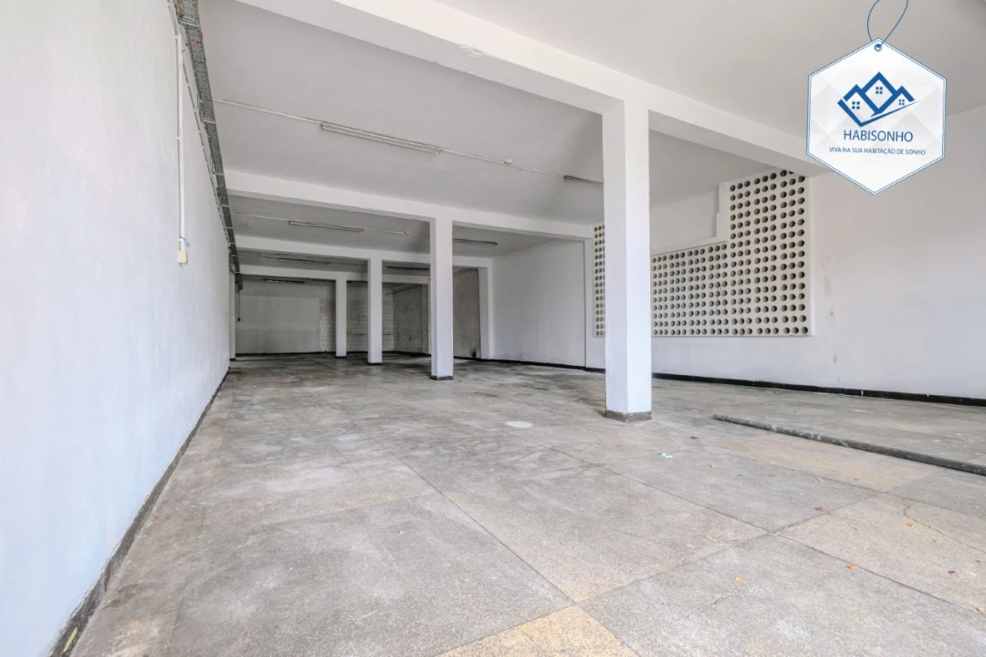 Armazém para Venda em Matosinhos e Leça da Palmeira Foto 1
