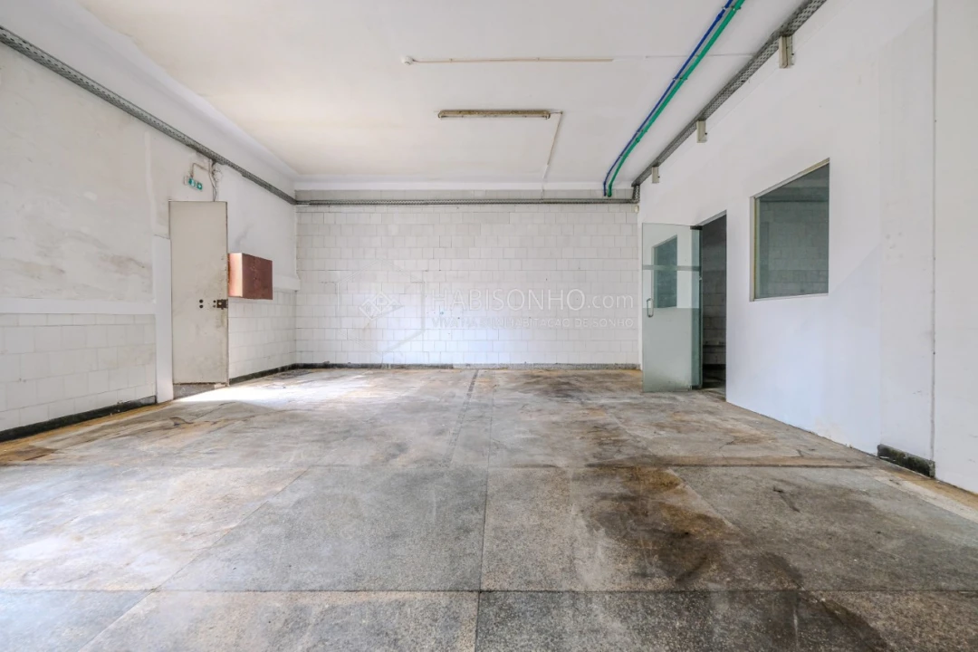 Armazém para Venda em Matosinhos e Leça da Palmeira Foto 3