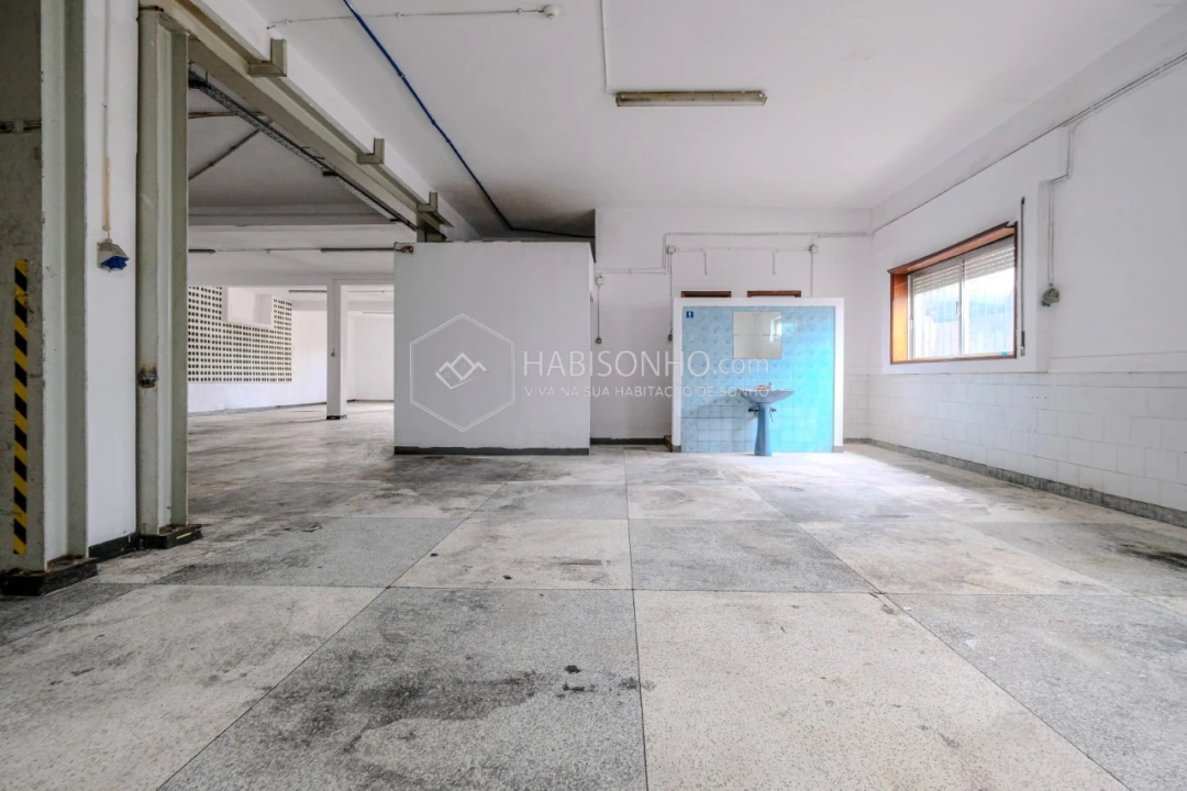 Armazém para Venda em Matosinhos e Leça da Palmeira Foto 4