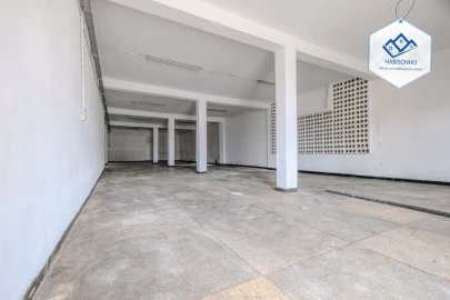 Armazém para Venda em Matosinhos e Leça da Palmeira