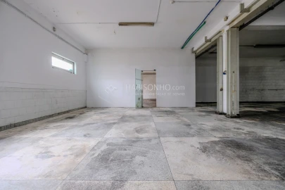 Armazém para Venda em Matosinhos e Leça da Palmeira