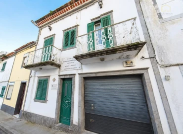 Moradia T7 para Venda em Ponta Delgada (São Pedro)