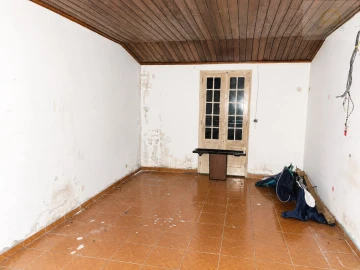 Moradia T7 para Venda em Ponta Delgada (São Pedro)