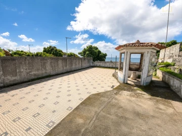 Moradia T7 para Venda em Ponta Delgada (São Pedro)