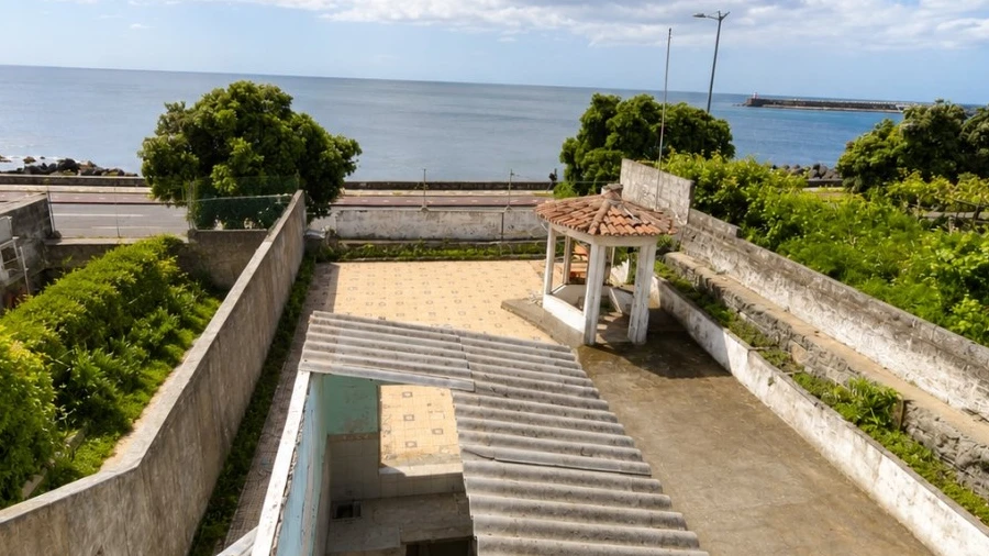 Moradia T7 para Venda em Ponta Delgada (São Pedro)