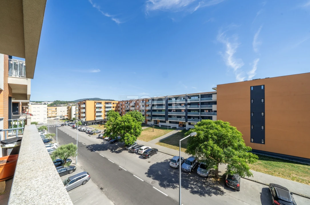 Apartamento T3 para Venda em Ferreiros e Gondizalves Foto 26