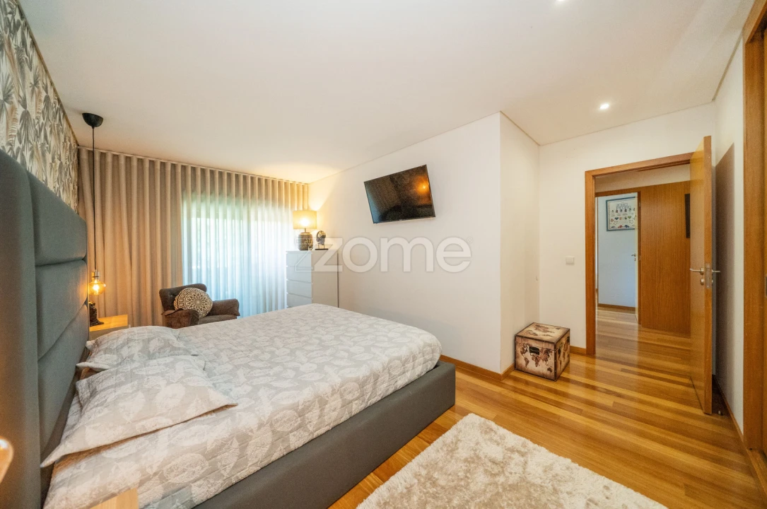 Apartamento T3 para Venda em Ferreiros e Gondizalves Foto 11